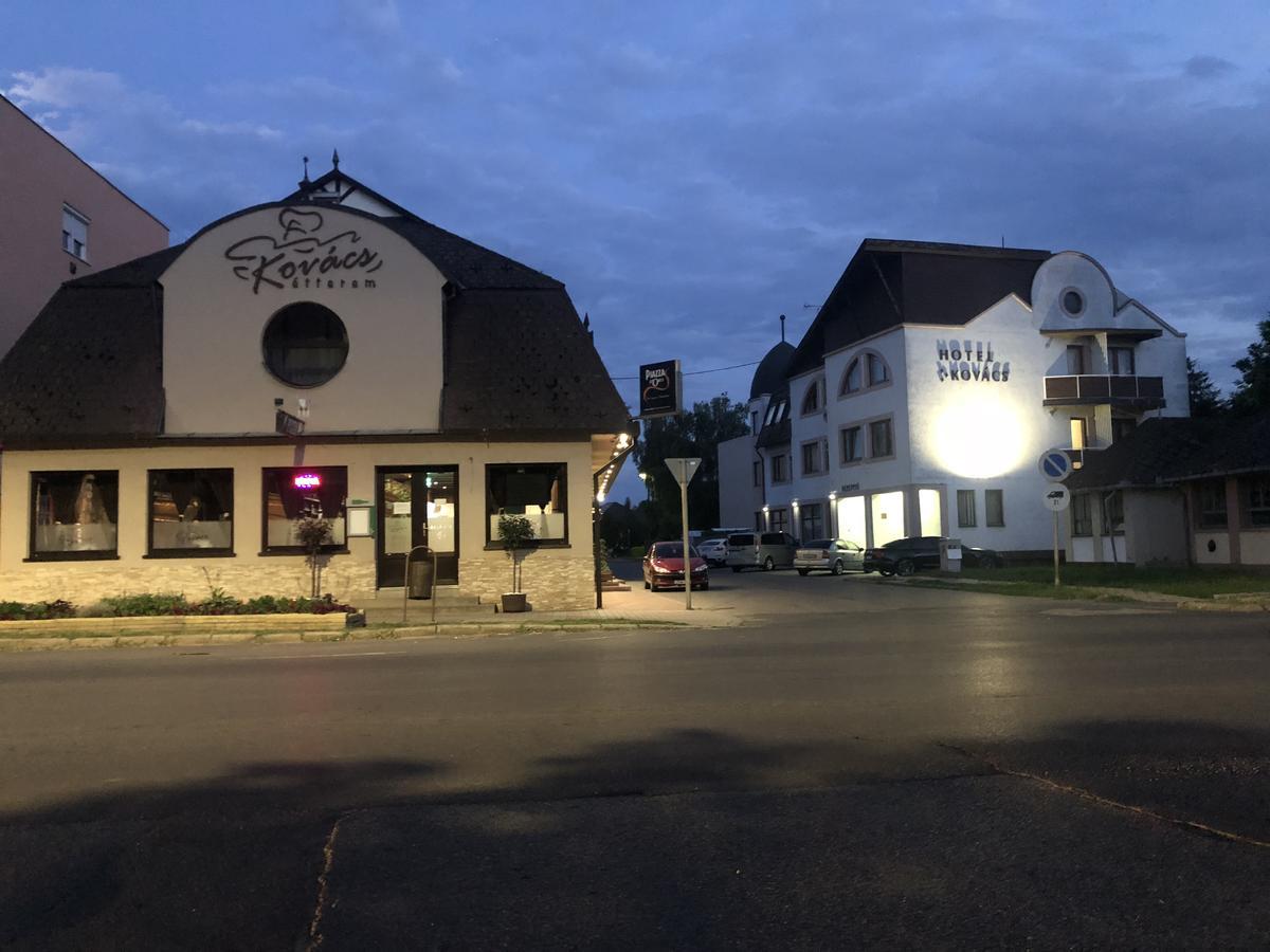 Kovacs Hotel Superior Vasarosnameny Exterior photo